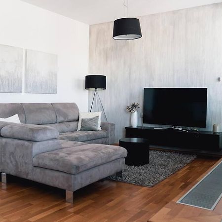 Prague Marina River View Apartment Close To City Centre Free Parking Eksteriør billede