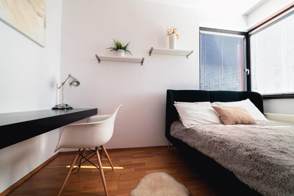 Prague Marina River View Apartment Close To City Centre Free Parking Eksteriør billede